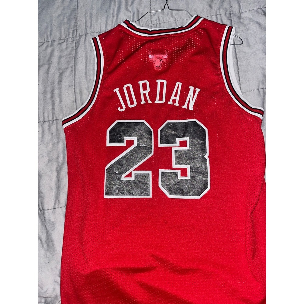 Nike Michael Jordan Chicago Bulls Jersey Red 23 NBA Mens Large +2 Length